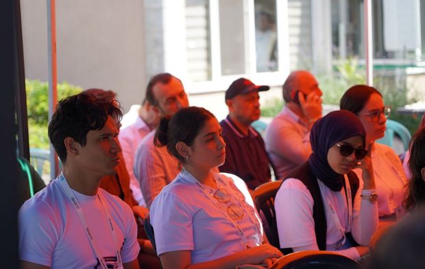 Bilim Kafe Kozcağız'da Gençlerle Buluştu