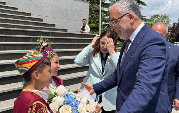 Çalışma ve Sosyal Güvenlik Bakanı Vedat Işıkhan Bartın’da