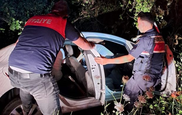 Kapısuyu’nda otomobil virajı alamadı: 1 yaralı