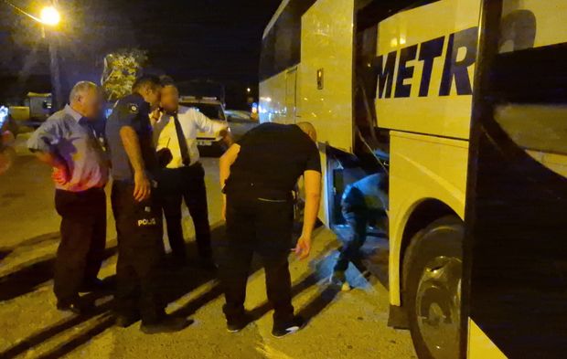 Şoför kavgası polisi alarma geçirdi, otobüste silah arandı