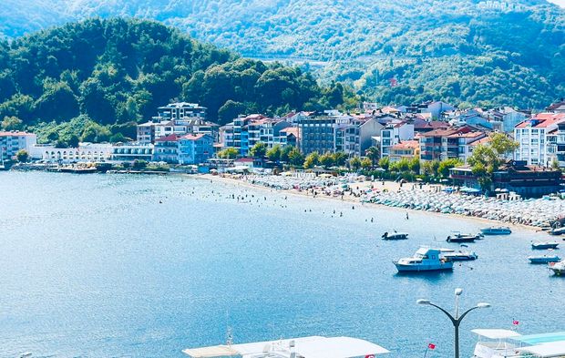Amasra’da Plajlar Doldu Taştı: Doluluk Yüzde 90’a Ulaştı