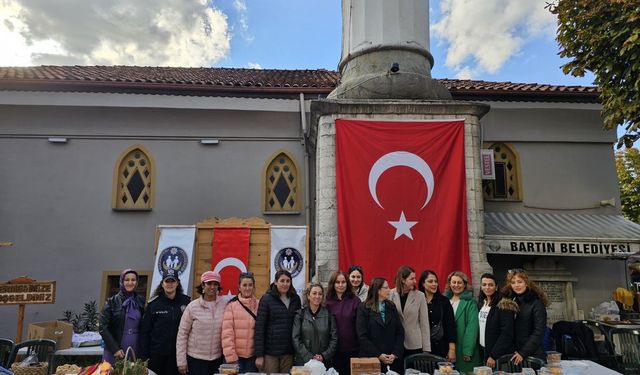 Polis Eşleri Derneği'nden Anlamlı Kermes