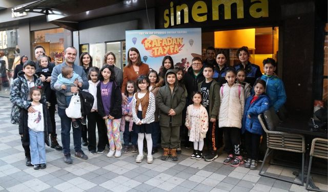 Polis çocukları sinema etkinliğinde bir araya geldi
