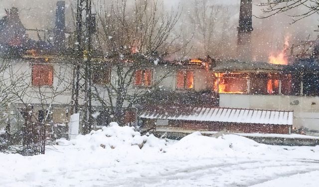 90 yaşındaki Mehmet Amca, Alevlerde son Anda Kurtarıldı