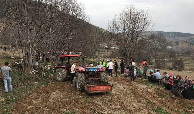 Devrilen traktörün altında kalan sürücüsü öldü