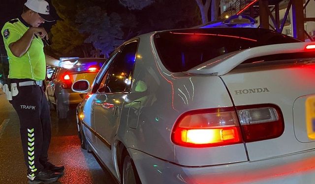 Yüksek sesle müzik dinleyen sürücülere 100 Bin TL Ceza