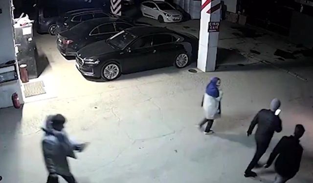 Çalışanlar otel sahiplerinin araçlarını kurtarmaya gitmiş