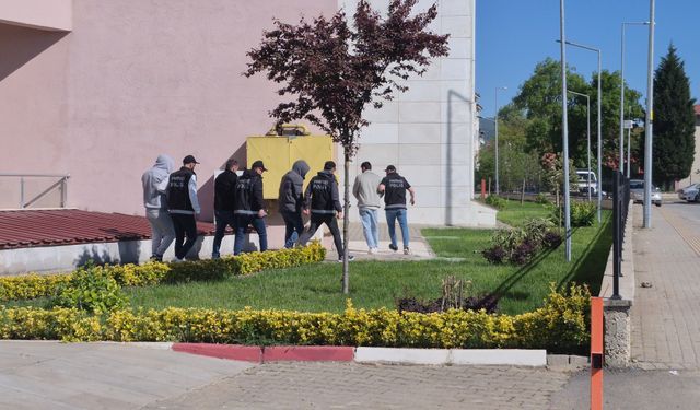 Zehir Tacirlerine Operasyon: 8 Gözaltı
