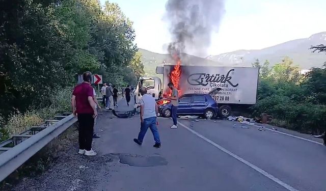 Zincirleme kaza; ölü ve yaralılar var