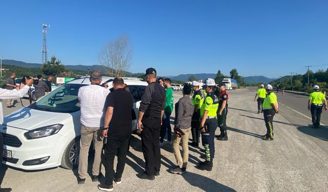 Vali Arslan Sürücülere Lokum Dağıttı