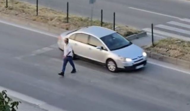 Yaya geçidinde tuhaf anlar