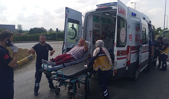 Hasta sevki yapan ambulans kazaya karıştı: 2 yaralı