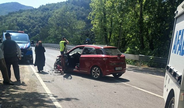 Bartın-Karabük yolunda kaza: 2 yaralı