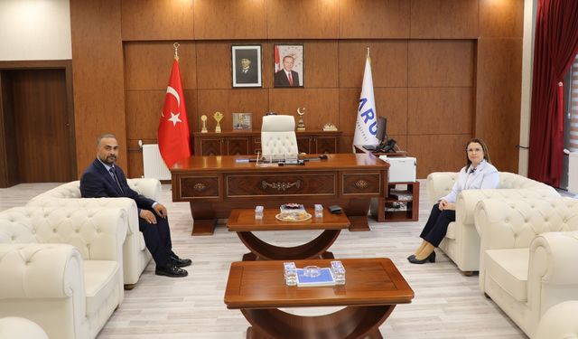 Vali Arslan'dan, Rektör Akkaya'ya iadeiziyaret