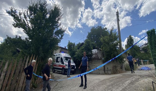Yürürken düştü, başını asfalta çarpıp hayatını kaybetti