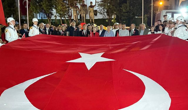 Zafer Coşkusu Fener Alayıyla Taçlandı
