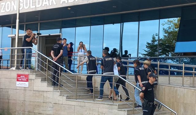 İndirimli tatil vaadiyle yüzlerce kişiyi dolandırdığı iddia edilen çift yakalandı