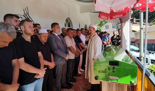 Kaza kurşunuyla hayatını kaybeden gençlik kolları başkanı toprağa verildi
