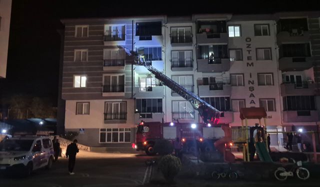 Evinde uykuya dalan çocuk mahalleyi ayağa kaldırdı