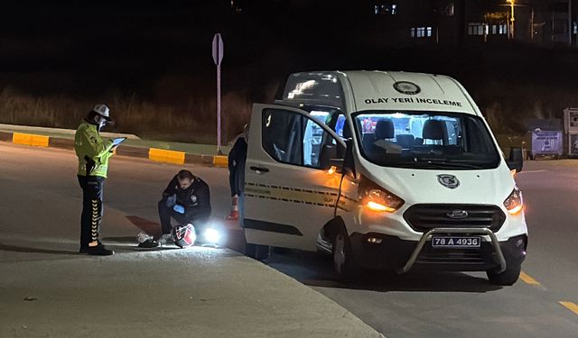Liseli gençler motosikletle kaza yaptı; 1 ölü, 1 yaralı