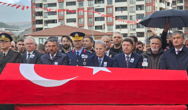 Şehit Astsubay Başçavuş Özcan memleketinde toprağa verildi