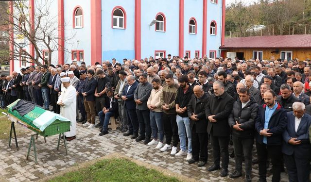 Küçükkızılkum Köyü Muhtarı Son Yolculuğuna Uğurlandı