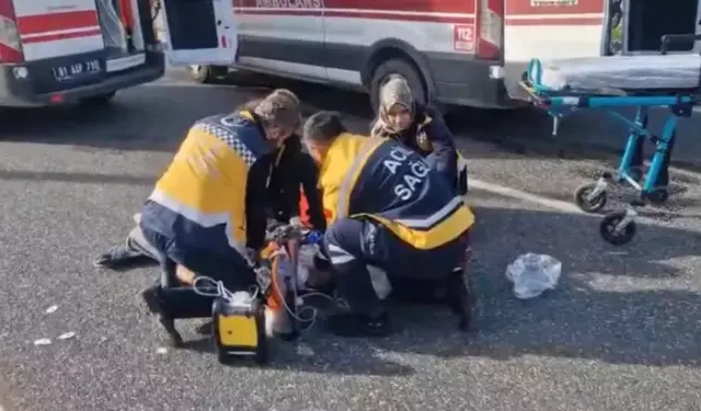 Yolun Karşısına Geçen Yayalara Araç Çarptı: 2 Ölü