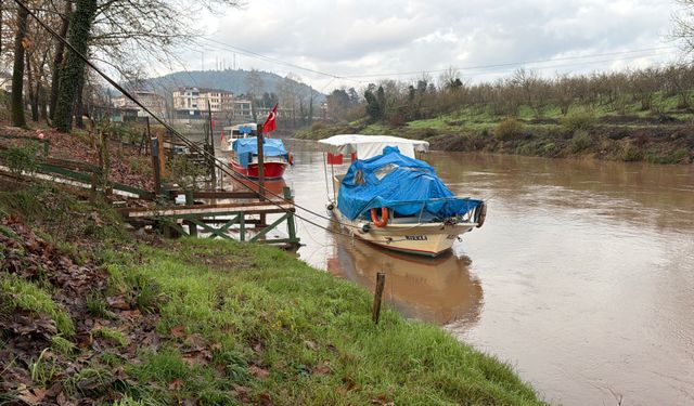 Bartın Irmağı 2 metre yükseldi, iskele su altında