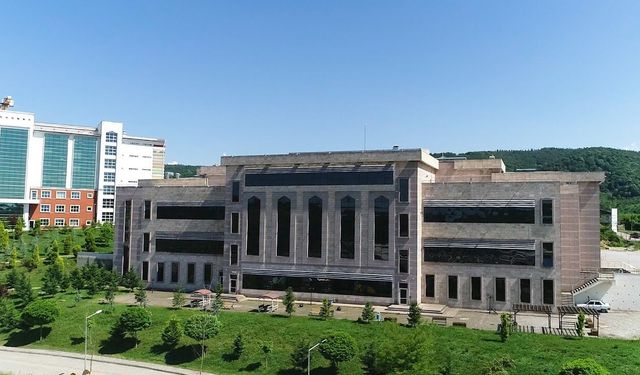 BARÜ Edebiyat Fakültesinin adı değiştirildi