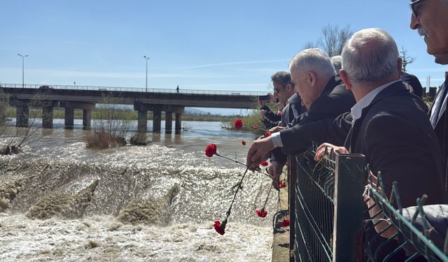 14 yıl önce köprü faciasında hayatını kaybedenler anıldı