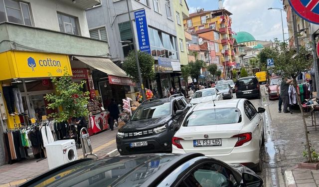 Bayram Arefesi Kozcağız’da Yoğunluk: Gurbetçiler Akın Etti
