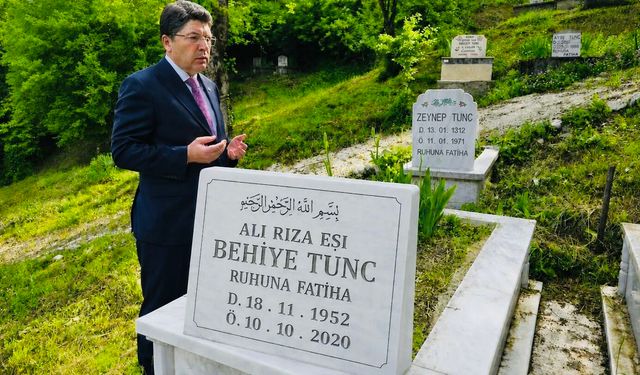 Tunç’tan Duygulandıran Anneler Günü Paylaşımı