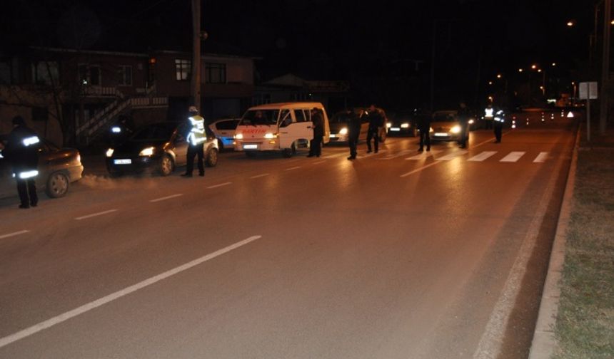 Bartın İl genelinde 135 polis ile 160 jandarma personelinin katıldığı huzur operasyonu düzenlendi. Foto:Yalçın ÇELEN