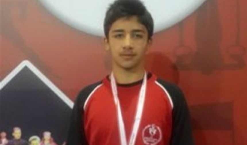 Bartın'dan 53 Kg da Emre KURAL Türkiye Şampiyonu oldu.