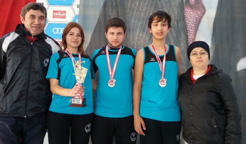 Türkiye Bocce Bowling ve Dart Federasyonunun 2015 yılı faaliyet programında yer alan Türkiye 3. Bocce Ligi müsabakaları 23-25 Ocak 2015 tarihlerinde Mersin Toroslar Bocce tesislerinde yapıldı.