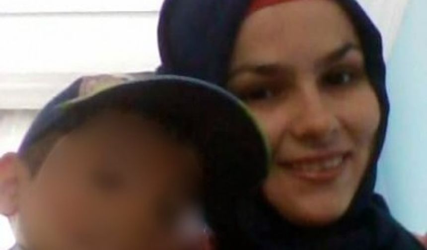 ZONGULDAK'IN ÇAYCUMA İLÇESİNDE UZUN SÜREDİR EŞİNDEN ŞİDDET GÖREN 27 YAŞINDAKİ İKİ ÇOCUK ANNESİ SELMA İNAM, KOCASI ÖZDEN İNAM TARAFINDAN ÇOCUĞUNUN GÖZLERİ ÖNÜNDE 33 YERİNDEN BIÇAKLANARAK ÖLDÜRÜLDÜ. (MURAT KÜÇÜK/ZONGULDAK-İHA)