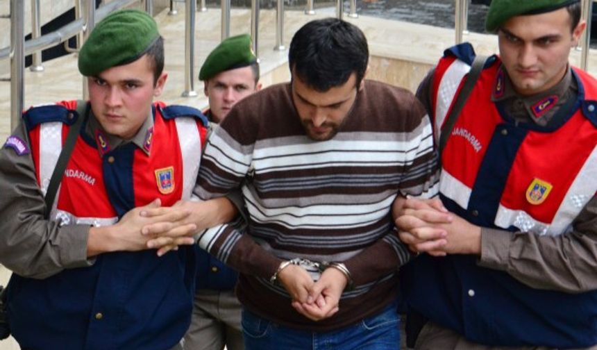 ZONGULDAK’TA 8 YIL ÖNCE EVLENDİĞİ EŞİ 27 YAŞINDAKİ SELMA İNAM'I 33 YERİNDEN BIÇAKLAYARAK ÖLDÜRDÜĞÜ İDDİASIYLA TUTUKLANAN TTK MEMURU 29 YAŞINDAKİ ÖZDEN İNAM'IN SAVCIYA VERDİĞİ İFADESİNDE, KENDİSİNİ ALDATTIĞINDAN ŞÜPHELENDİĞİ EŞİNİN SON ZAMANLARDA TEMİZLİK YAPMADIĞINI VE SIK SIK DIŞARIYA GEZMEK İÇİN ÇIKTIĞINI SÖYLEDİ. (MURAT KÜÇÜK - UFUK DURAK/ZONGULDAK-İHA)