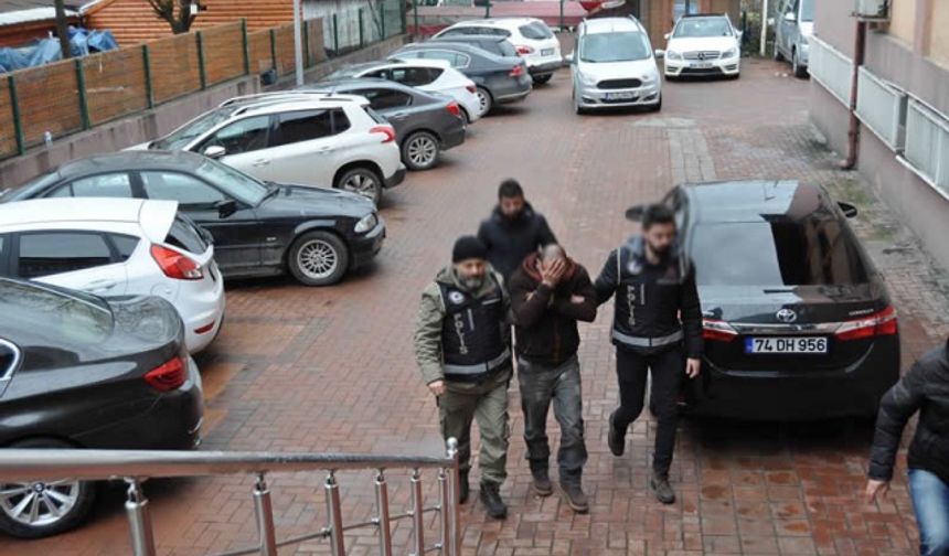 Bartın Emniyet Müdürlüğü tarafından yapılan opeasyona gözaltına alınan A.S. tutuklanarak cezaevine gönderildi.