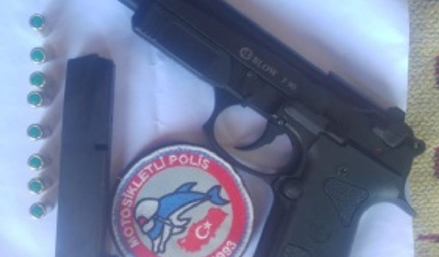 Bartın&#039;da son 1 ay içerisinde
Hırsızlık, Uyuşturucu Madde, Yaralama, Görevi kötüye kullanma, tehdit, hakaret, cezaevi firarisi toplamda 47 şüpheli şahıs yakalandı.