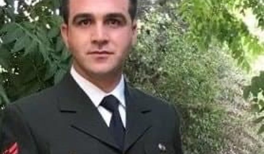 Valilikten yapılan açıklamada Bartın/Merkez/Hasankadı Beldesi Gerişli Mahallesi nüfusuna kayıtlı olan, Bolu 2.Komd.Tg.K.lığı emrinde görevli *P.Uzm.Çvş. Ümit ÖZKUL* (1991 D.lu, Evli, 1 Çoçuklu ) Hatay ili Reyhanlı ilçesi Üs bölgesinde hayatını kaybettiğini derin bir üzüntüyle öğrenmiş bulunmaktayız. denildi