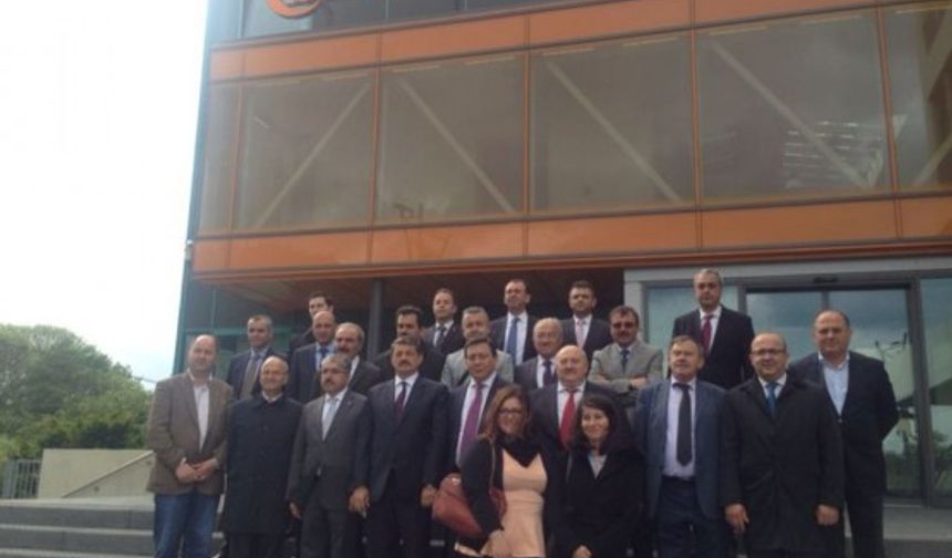 Almanya'nın Hannover şehrinde Bartınlı iş adamı Hasan Kurtuluş’un daveti üzerine Bartın TSO organizasyonu ile gerçekleşen 5 gün süren resmi ve firma ziyaretlerini kapsayan Almanya ticaret gezisi Bartın Valisi Ali Çınar’ın refakatleriyle gerçekleşti.
