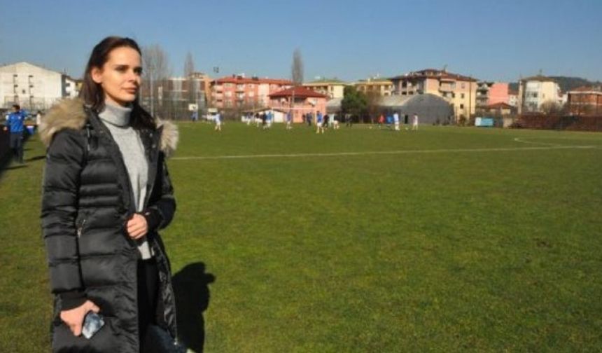 BOLU&#039;da, 10 sene önce gelin gittiği Göynük ilçesinin futbol kulübü Göynük Belediyespor&#039;un başkanı olan Ayşe Aydın (35), Bartın&#039;da başkan olarak takımın başında yer aldığı ilk karşılaşmada mağlubiyet ile tanıştı.