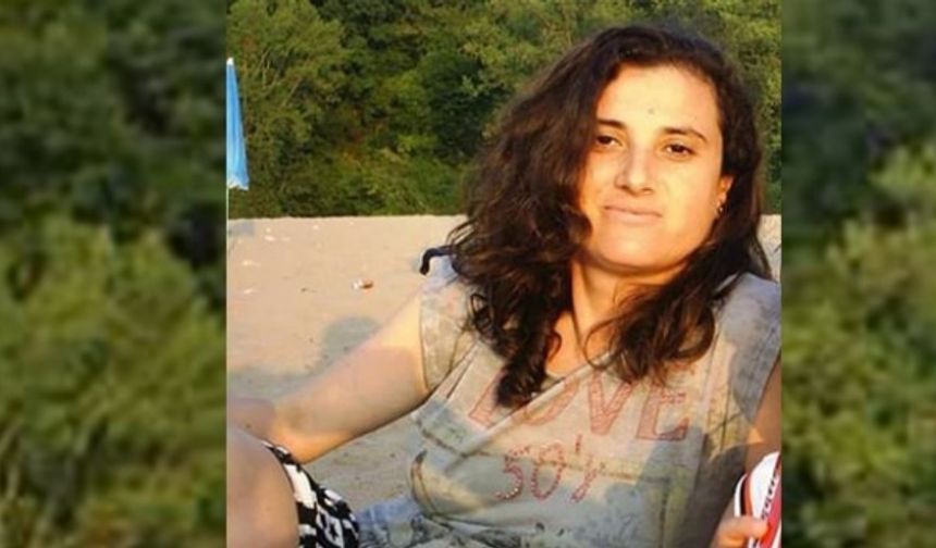 İstanbul Fatih’te yaşayan emekli başkomiser Kemal Akar, önceki gün yatağında uyuyan kızı Nihal Akar’ı tabanca ile başına ateş ederek öldürdü.