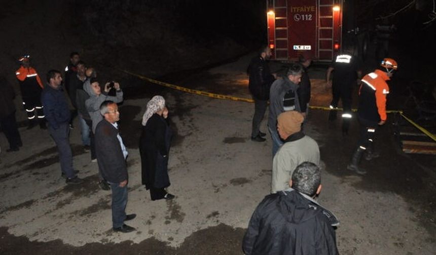 Alev alev yanan iki ev itfaiye ekiplerinin 4 saat süren müdahalesi ile söndürüldü.