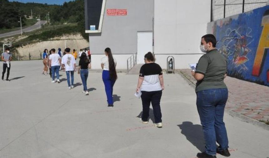 BARTIN’da Yükseköğretim Kurumları Sınavı’nın (YKS) birinci oturumu Temel Yeterlilik Testi (TYT)  yapıldı