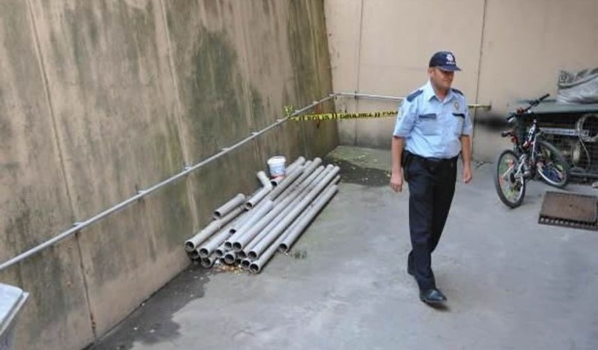 Bartın&#039;da bir apartmanın 4. katından düşen 1 yaşındaki bebek ağır yaralandı.  Ayhan ACAR DHA
