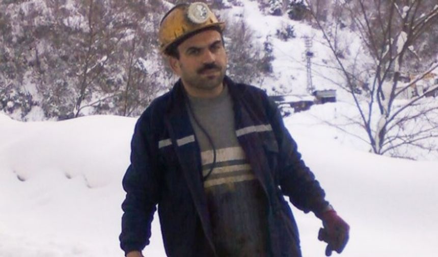 Olay, dün gece saatlerinde Kilimli ilçesine bağlı Gelik beldesi Kırat Mahallesi&#039;nde meydana geldi. Çalıştığı kaçak kömür ocağında vagon ile vinç arasında sıkışan Muhammet Korkut, yaralandı. Mesai arkadaşlarının ihbarı üzerine madene AFAD, sağlık ve jandarma ekipleri sevk edildi. Arkadaşlarının da yardımıyla ekipler tarafından ocaktan çıkarılan Korkut, ambulansla kaldırıldığı Atatürk Devlet Hastanesi&#039;nde kurtarılamadı.