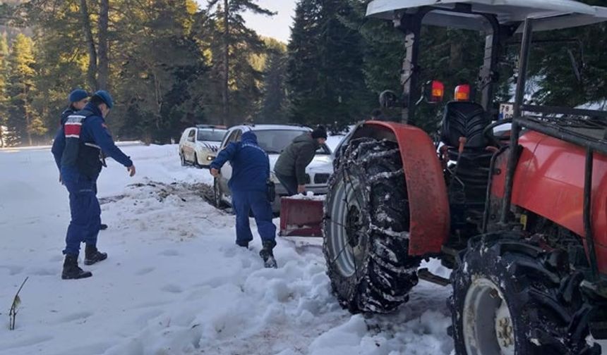 BARTIN’a bağlı Ulus ilçesi’nde bulunan Uluyayla çıkan 5 kişi mahsur kaldı.