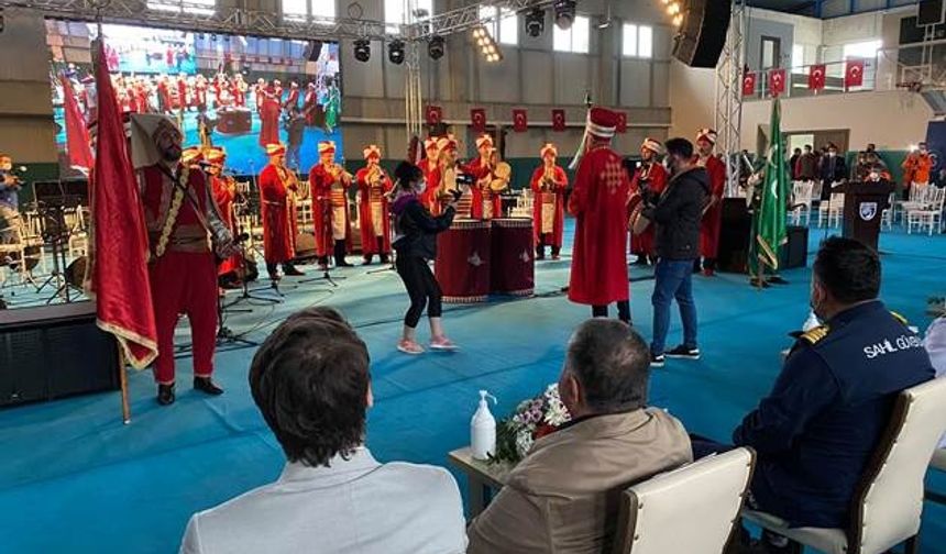 AMASRA Belediyesi tarafından Amasra tarihinde ilk kez düzenlenen Çeşm-i Cihan Barış Günü, çeşitli etkinliklerle kutlandı.