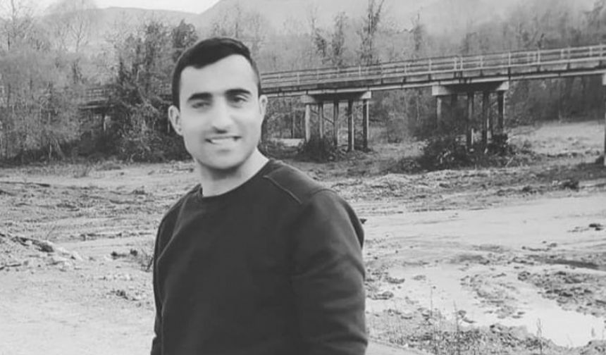 BARTIN İl Özel İdare Müdürlüğünde görevli alet operatörü Burhan Hepdemir, geçirdiği rahatsızlık sonucu hayatını kaybetti. Hepdemir’in (32), ani vefatı mesai arkadaşlarını derinden üzdü.